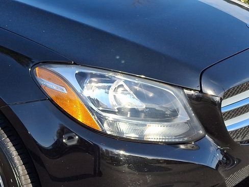 Used 2018 Mercedes-Benz C 300 4MATIC Sedan image 9