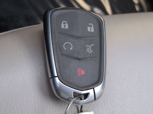 Used 2019 Cadillac XT4 Premium Luxury FWD image 28