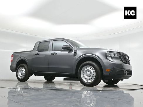 New 2025 Ford Maverick XL image 1