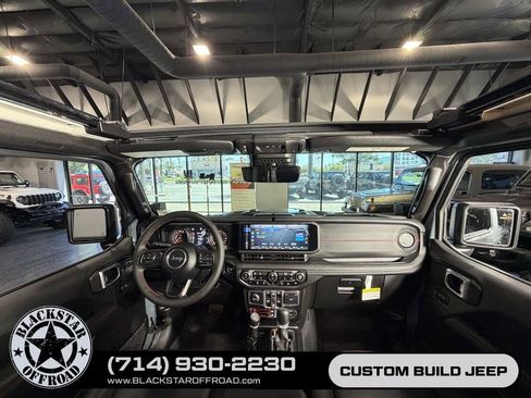 Used 2024 Jeep Wrangler Unlimited Rubicon w/ Capability Package AWD/4WD image 29