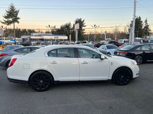 Used 2013 Lincoln MKS AWD image 7