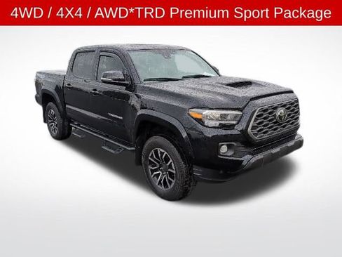 Used 2020 Toyota Tacoma TRD Sport w/ TRD Premium Sport Package image 3
