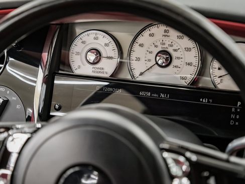 Used 2014 Rolls-Royce Ghost image 25