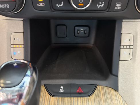 Used 2019 GMC Acadia Denali w/ Technology Package FWD image 53