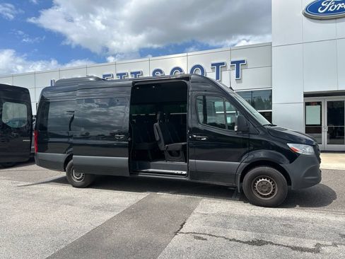 Used 2025 Mercedes-Benz Sprinter 2500 image 1