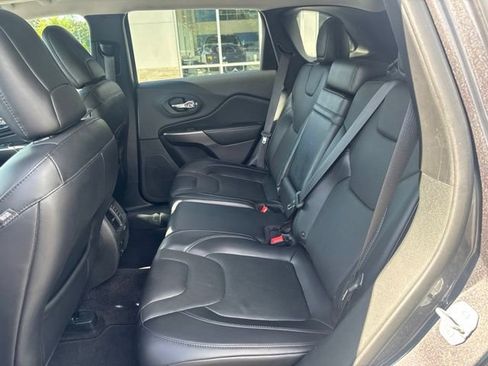 Used 2019 Jeep Cherokee Limited AWD/4WD image 21