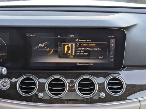 Used 2020 Mercedes-Benz E 350 Sedan image 18