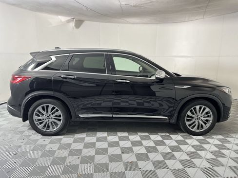 Used 2023 INFINITI QX50 Luxe w/ Accent Package FWD image 9