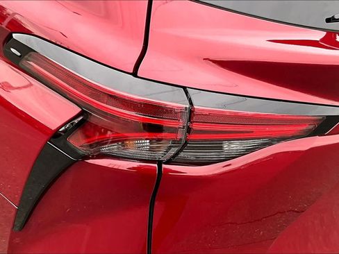 Used 2024 Toyota Sienna XSE image 32