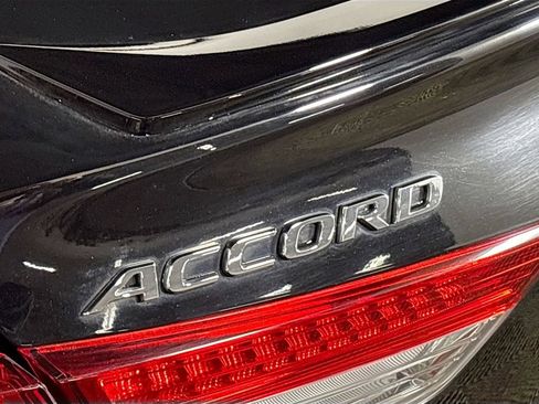 Used 2018 Honda Accord Sport image 22