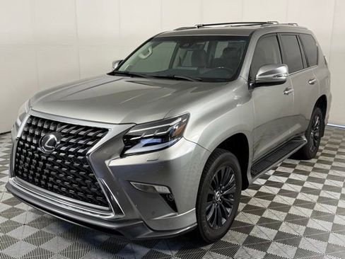 Used 2023 Lexus GX 460 Premium w/ Accessory Package AWD/4WD image 2