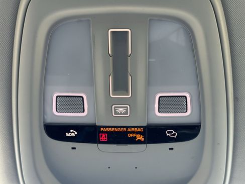 Used 2024 Volvo S90 T8 Ultimate w/ Lounge Package image 71