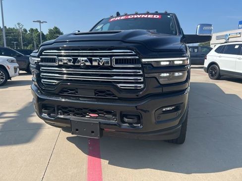 Used 2025 RAM 2500 Laramie AWD/4WD image 3