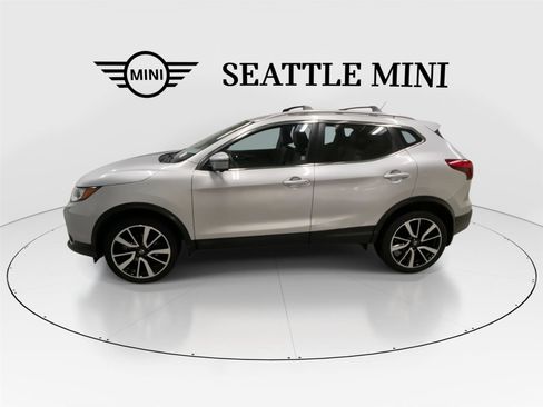 Used 2017 Nissan Rogue Sport SL w/ SL Premium Package image 6