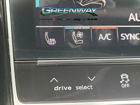 Used 2025 Audi S8 image 25