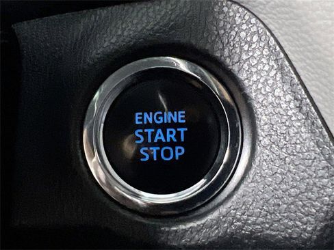 Used 2021 Toyota RAV4 XLE image 20