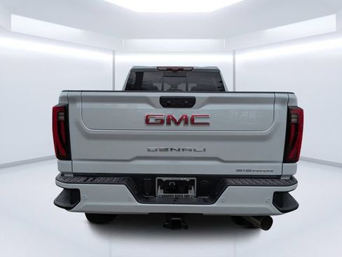 New 2026 GMC Sierra 2500 Denali w/ Denali Reserve Package AWD/4WD image 4