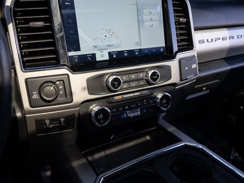 Used 2022 Ford F250 Lariat w/ Black Appearance Package image 49