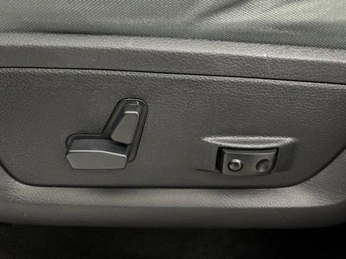 Used 2017 RAM 2500 Big Horn image 9