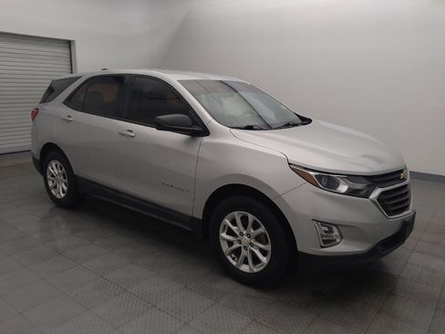 Used 2018 Chevrolet Equinox LS image 11