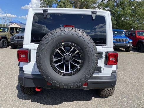 New 2026 Jeep Wrangler Unlimited Rubicon AWD/4WD image 4