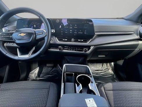Used 2025 Chevrolet Equinox LT w/ Safety and Technology Package AWD/4WD image 14