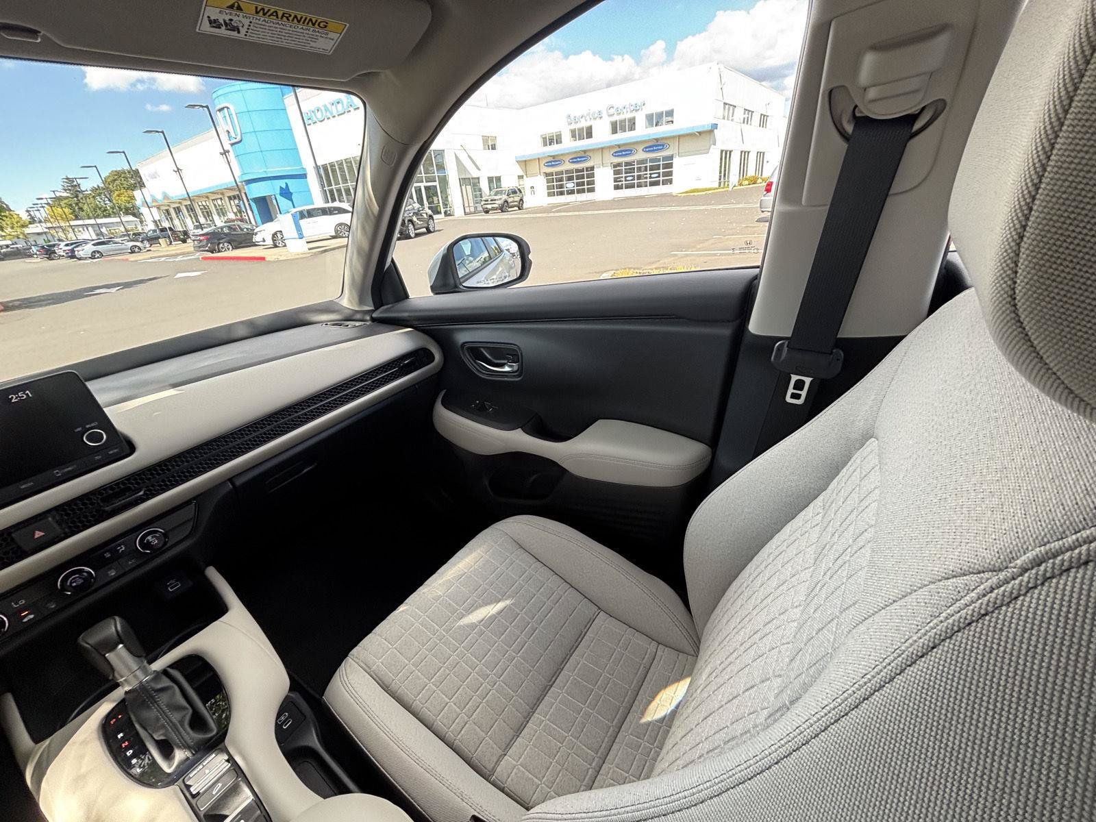 Used 2025 Honda HR-V LX image 17