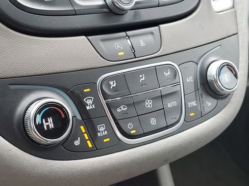 Used 2024 Chevrolet Malibu LT image 17