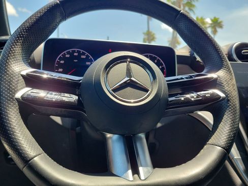 Used 2024 Mercedes-Benz GLC 300 image 28