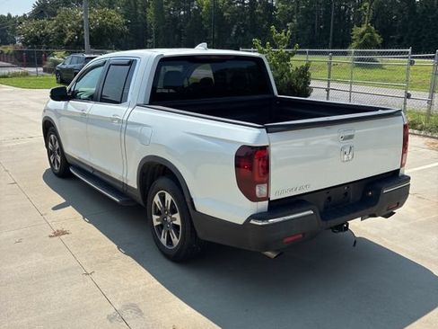 Used 2017 Honda Ridgeline RTL-T image 3