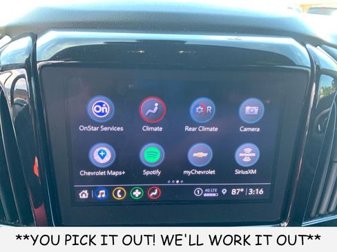 Used 2023 Chevrolet Traverse LT FWD image 18