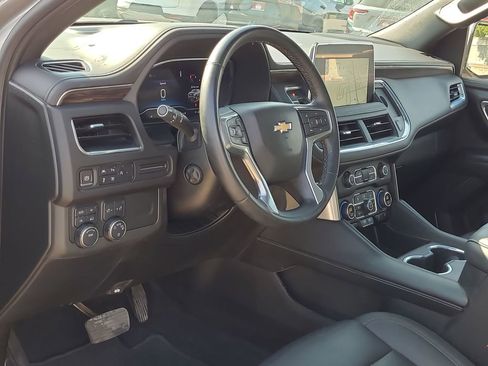 Used 2023 Chevrolet Suburban LT w/ LT Signature Plus Package image 10