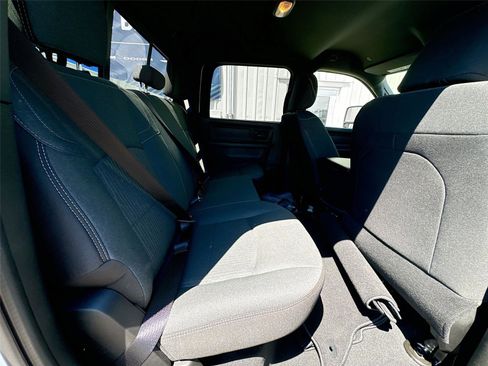 New 2024 RAM 2500 Tradesman w/ Chrome Appearance Group AWD/4WD image 17