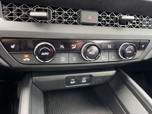 Certified 2025 Honda Accord SE image 16