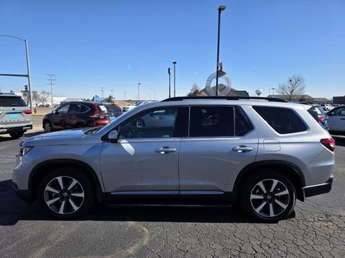 Used 2023 Honda Pilot Elite image 8