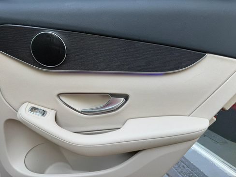 Used 2020 Mercedes-Benz GLC 300 4MATIC image 13