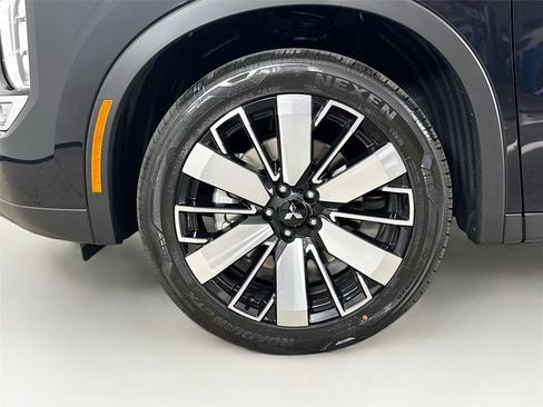 New 2026 Mitsubishi Outlander SE image 28