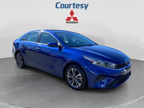 Used 2023 Kia Forte LXS FWD image 7