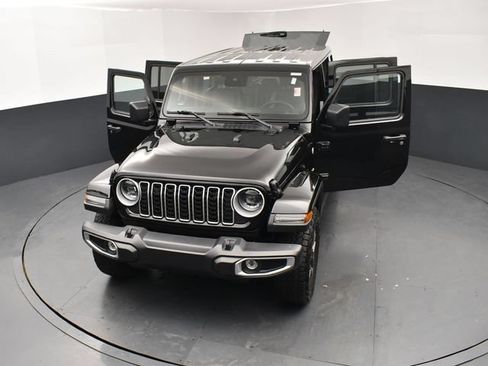 Used 2024 Jeep Wrangler Unlimited Sahara w/ Dual Top Group AWD/4WD image 29