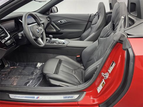Used 2025 BMW Z4 M40i w/ Edition image 10