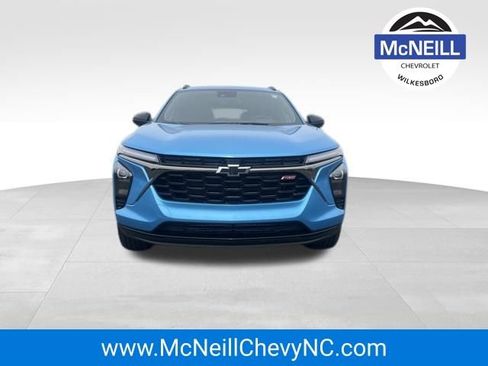 New 2026 Chevrolet Trax RS w/ Sunroof Package image 2