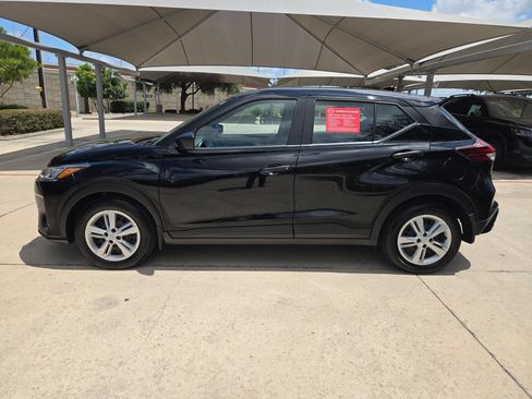 Used 2025 Nissan Kicks Play S FWD image 6