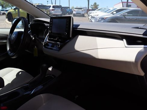 Used 2020 Toyota Corolla LE FWD image 35