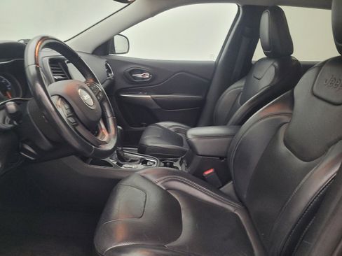 Used 2019 Jeep Cherokee Limited w/ Technology Group FWD image 17