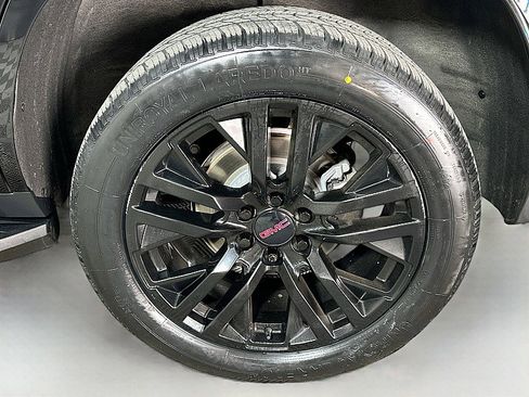 Used 2023 GMC Yukon SLE w/ Gmc Pro Safety Plus Package image 31