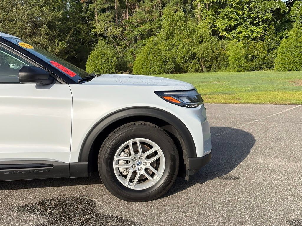 Used 2026 Ford Explorer Active RWD image 10