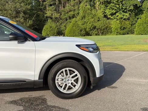 Used 2026 Ford Explorer Active RWD image 10