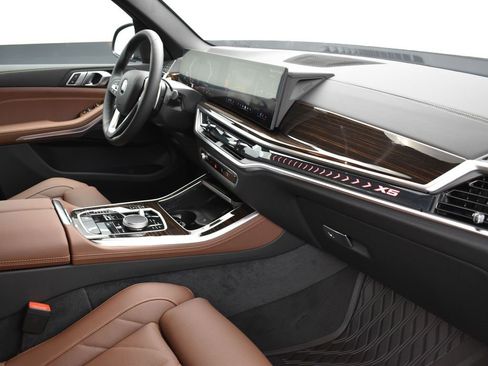 New 2026 BMW X5 sDrive40i w/ Parking Assistance Package image 22