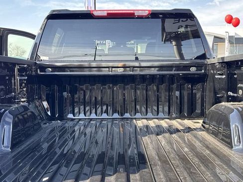 New 2026 GMC Sierra 1500 SLE image 10