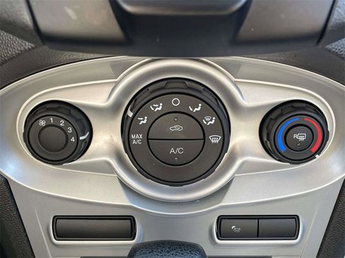 Used 2018 Ford Fiesta SE image 17